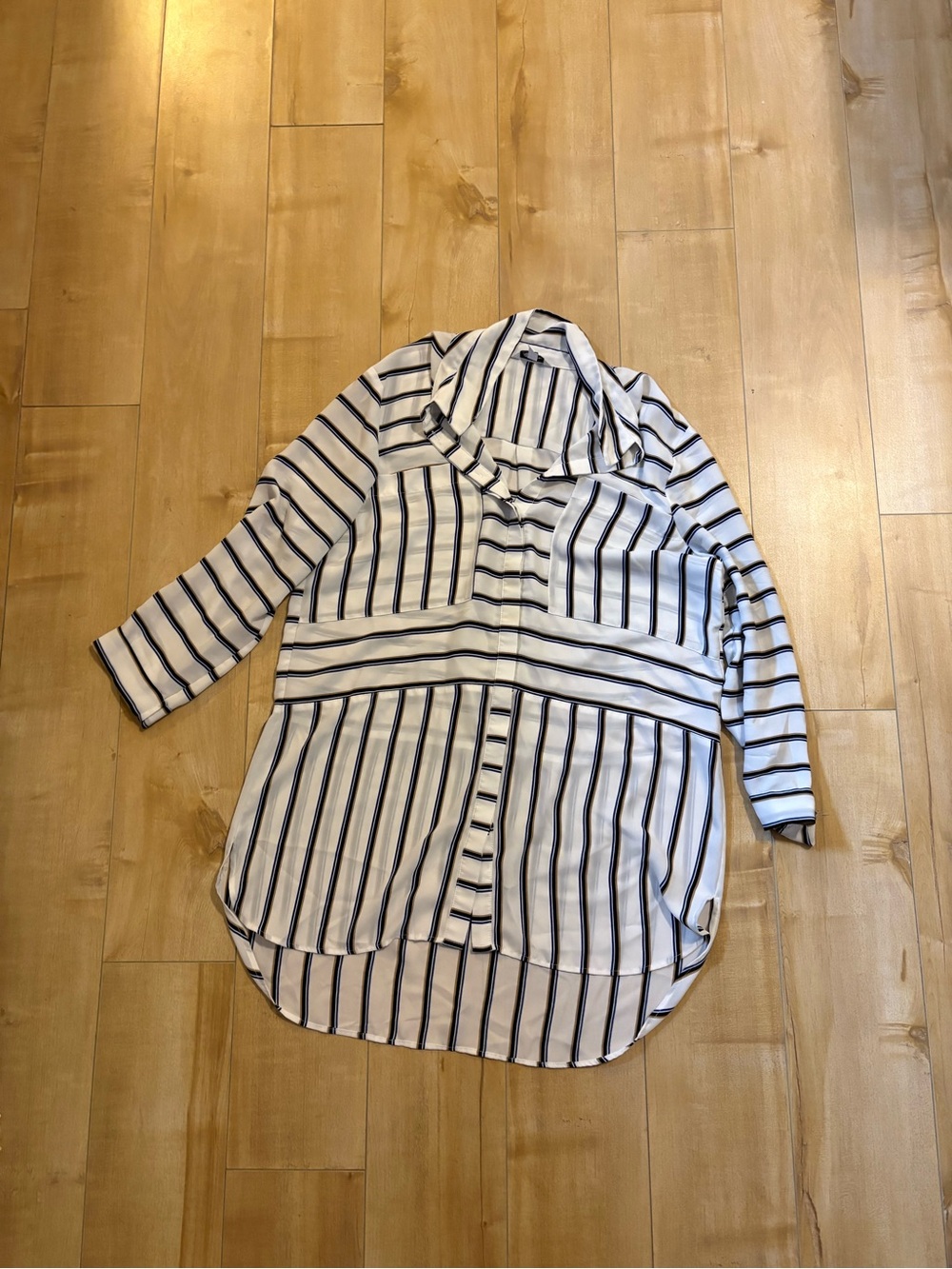 Reitmans White Blouse with Black and Blue Stripes